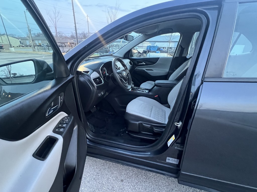 2022 Chevrolet Equinox LS - Photo 6
